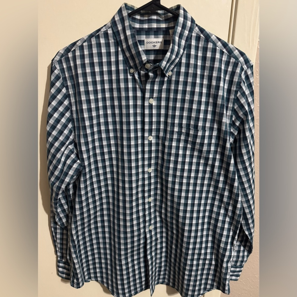 DOCKERS Shirt Mens M Green White Blue Plaid Long Sleeve Collared Button Down